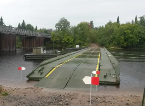 Cl 70 Medium Floating Bridge  / Pont Flottant Moyen