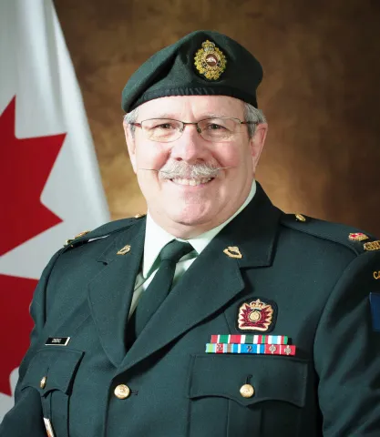 Maj Mario Gingras, CD 