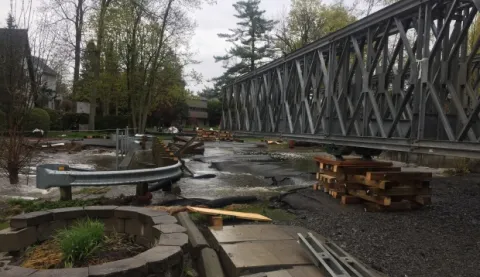 The 50-metre bridge is being constructed on land and will then be pushed over the Rivière-des-Prairies. (Melissa Francois/Radio-Canada)