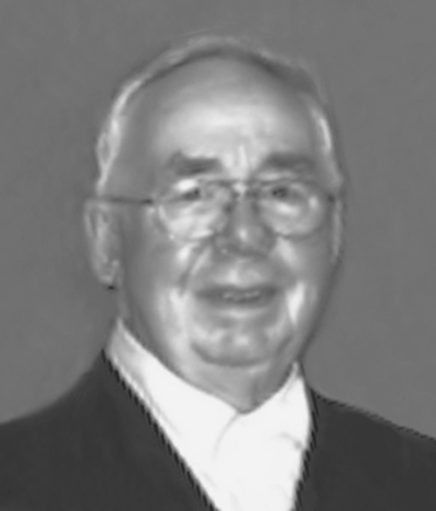 Maj Lloyd `Bud' Richards (Ret`d)