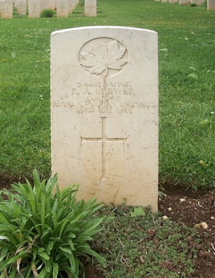 Spr Robert A Brewer, Cassino War Cemetery