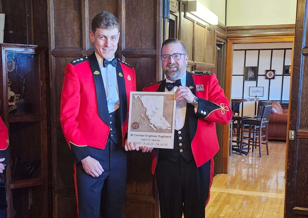 Capt Steeves received his parting gift from the CO yesterday. Capt Steeves was the RSSO and Adjt from 03 July 2023 until 14 July 2025.