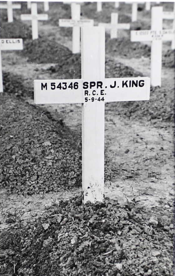 Tempoary grave marker for Spr James King