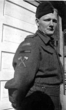 Spr Arthur William Lee with Pioneer Trade Badge