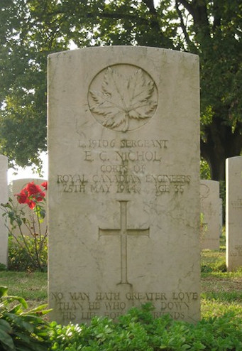 Sgt Everett Clinton Nichol's headstone Cassino Commonweath Cemetery