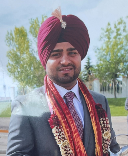 Parneet Saini, OC RP Det Dundurn in traditional Indian clothing