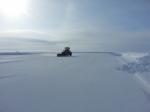 Station Nord members conduct runway clearing Ops // Des membres de la Station Nord mènent des opérations de dégagement de pistes.