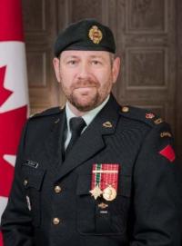 Maj D.I. Holsworth, CD