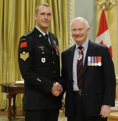 Sgt Dale Kurdziel Medal of Bravery / Médaille de la bravoure